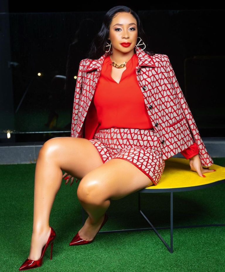 Pokello Nare shows off her expensive jewellery and clothes in latest video and pics