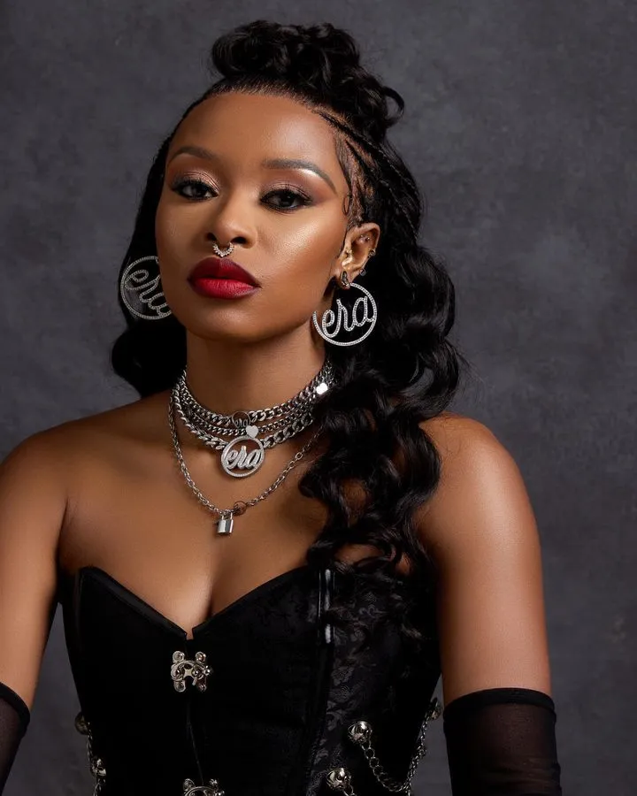 DJ Zinhle puts a disrespectful woman in her place