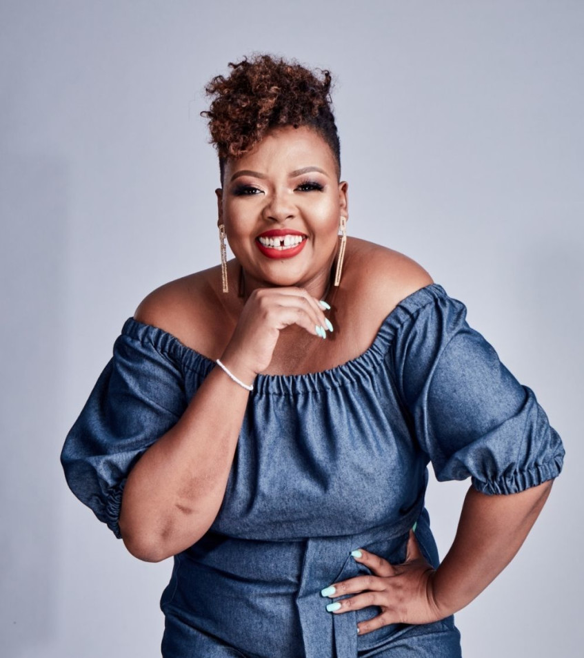 Anele Mdoda Receives Backlash For Inserting A Coin in Her Mouth