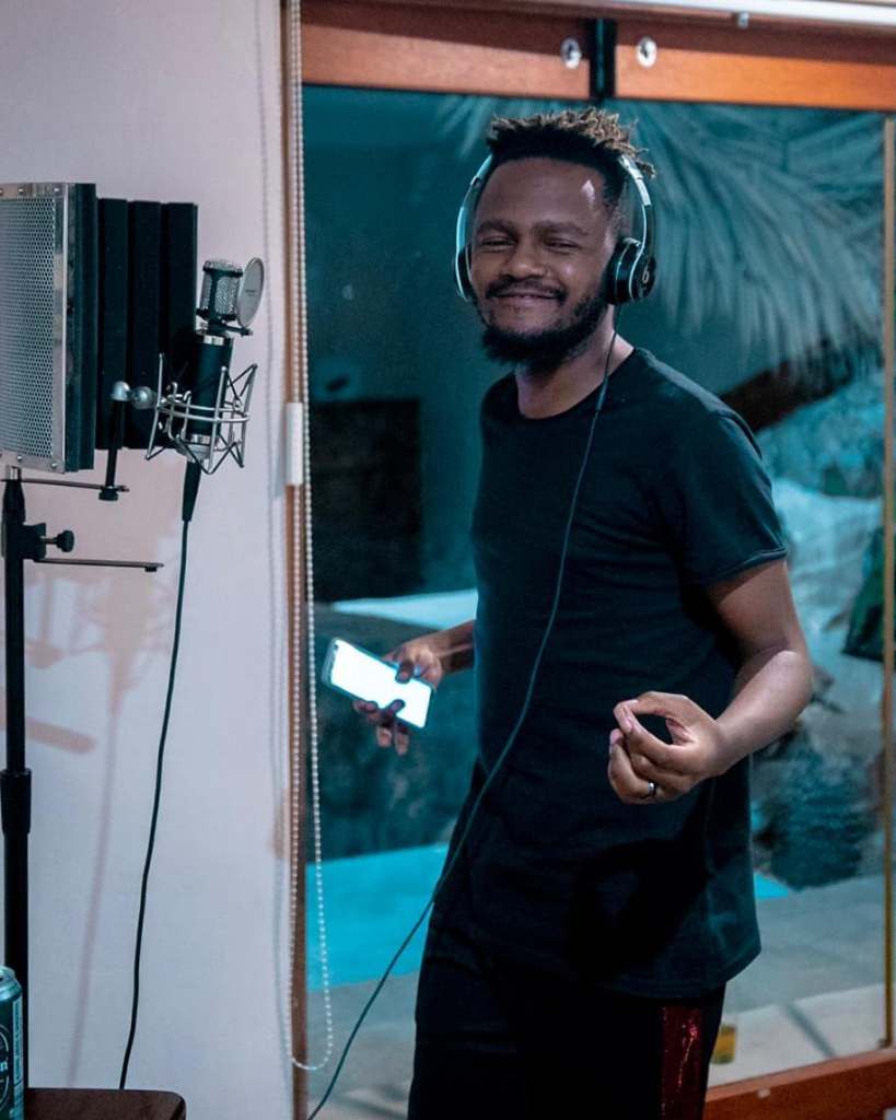 Kwesta reveals he broke the news of AKA’s death to Yanga Chief