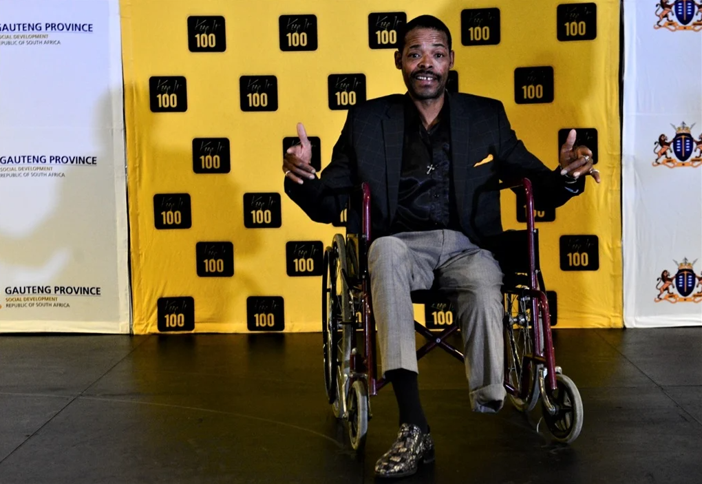 Actor Israel Matseke-Zulu bares his amputated leg