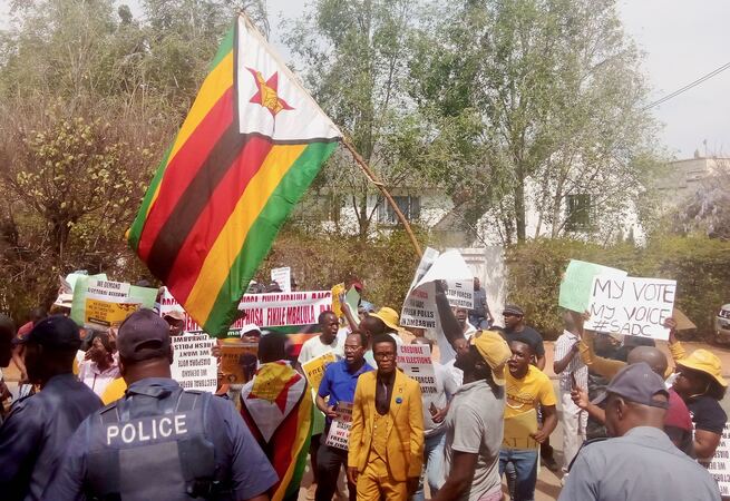 Zimbabweans in South Africa Protest, Demand Nullification of Elections in Zimbabwe