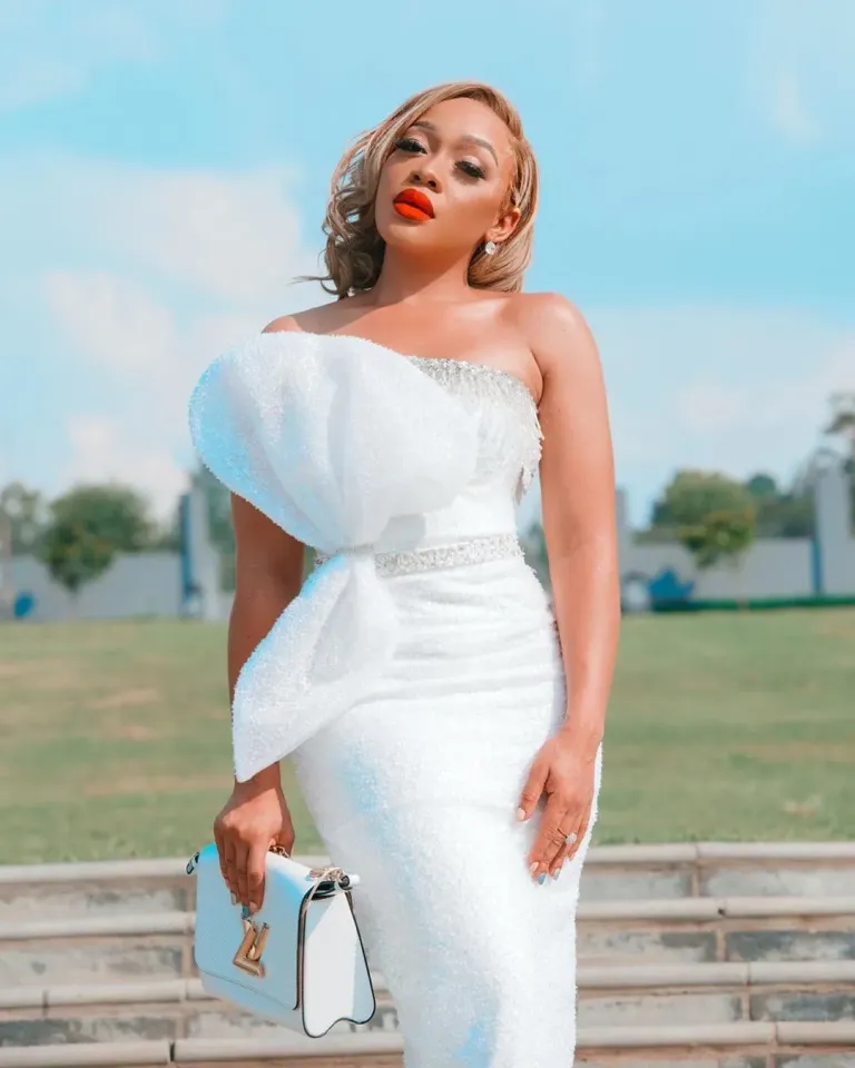 Thando Thabethe in serious trouble for wearing blonde hair