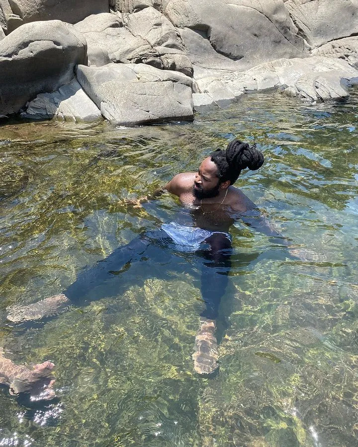 Pics Big Zulu Takes A Bath In The River